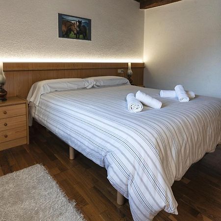 Hostal Etxeberri Eugi Bagian luar foto