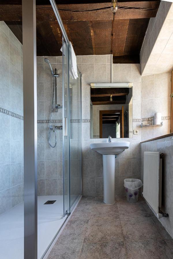 Hostal Etxeberri Eugi Bagian luar foto
