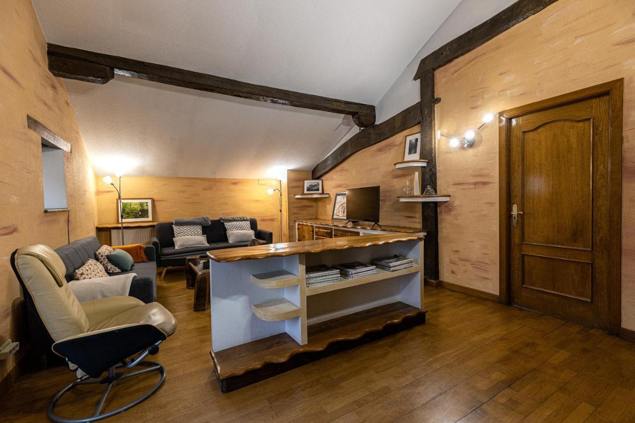 Hostal Etxeberri Eugi Bagian luar foto
