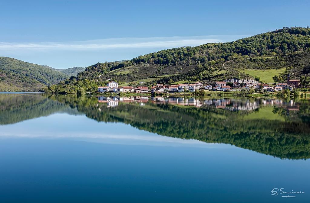 Hostal Etxeberri Eugi Bagian luar foto